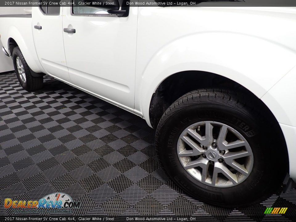 2017 Nissan Frontier SV Crew Cab 4x4 Glacier White / Steel Photo #3