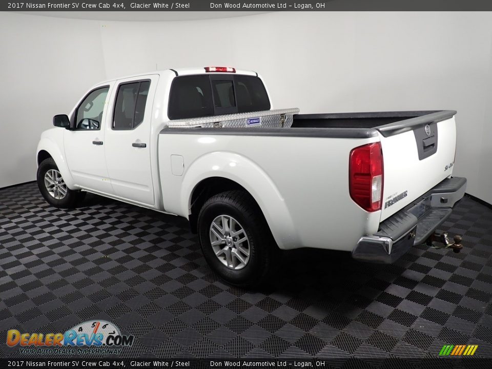 2017 Nissan Frontier SV Crew Cab 4x4 Glacier White / Steel Photo #10