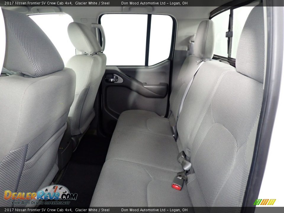 Rear Seat of 2017 Nissan Frontier SV Crew Cab 4x4 Photo #32