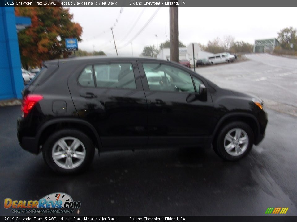 2019 Chevrolet Trax LS AWD Mosaic Black Metallic / Jet Black Photo #4