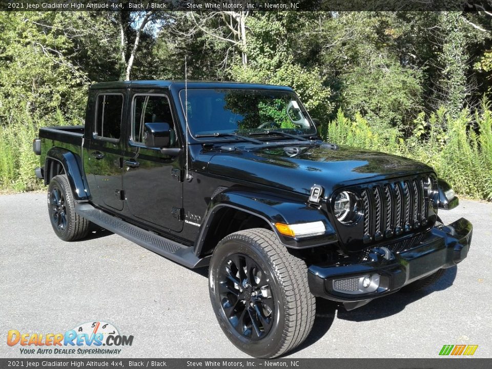 Front 3/4 View of 2021 Jeep Gladiator High Altitude 4x4 Photo #4