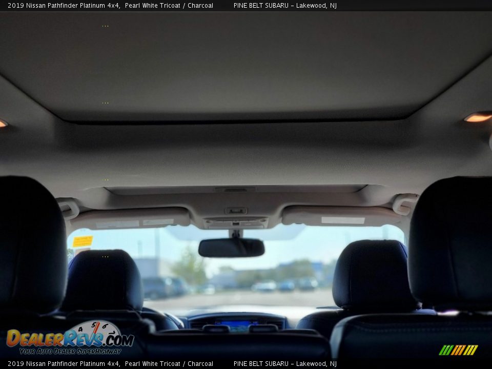 2019 Nissan Pathfinder Platinum 4x4 Pearl White Tricoat / Charcoal Photo #16