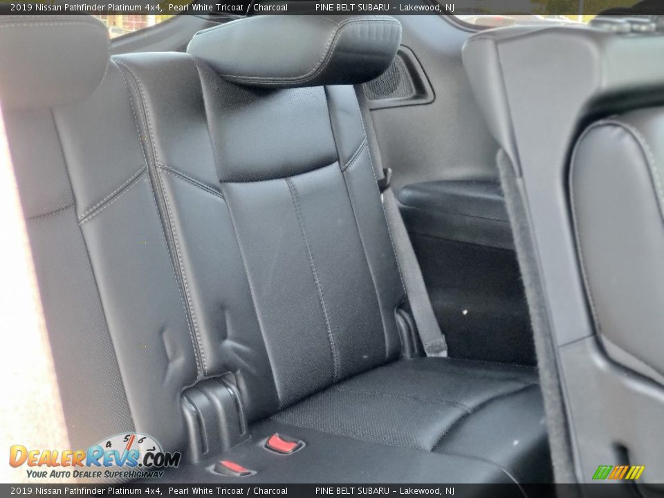 2019 Nissan Pathfinder Platinum 4x4 Pearl White Tricoat / Charcoal Photo #18