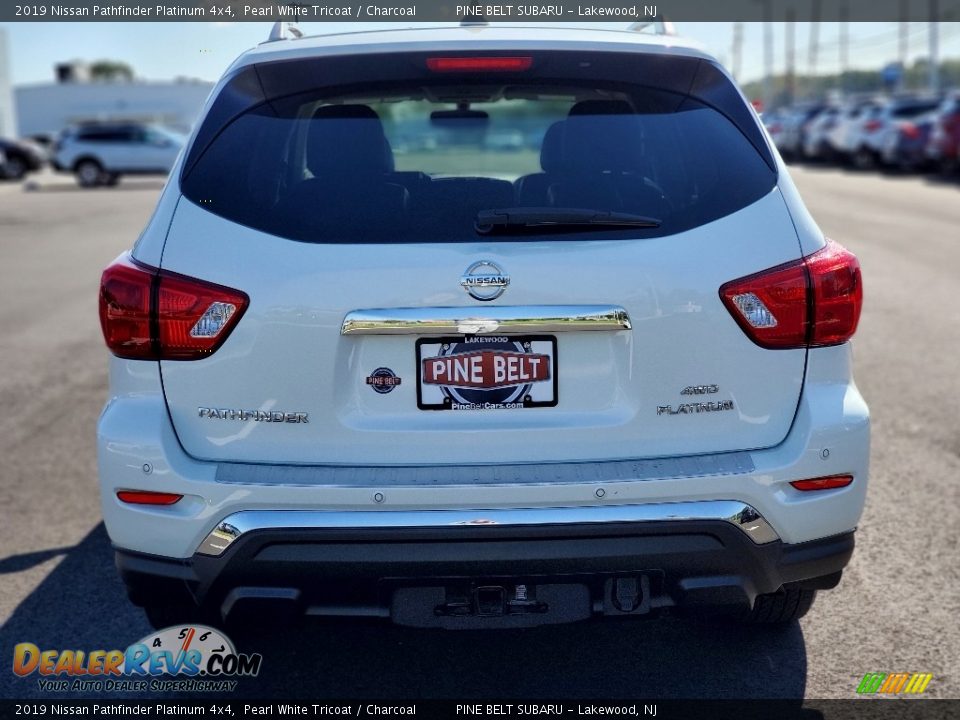 2019 Nissan Pathfinder Platinum 4x4 Pearl White Tricoat / Charcoal Photo #24