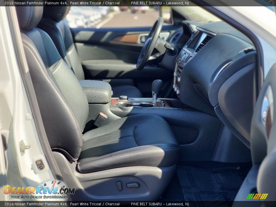 2019 Nissan Pathfinder Platinum 4x4 Pearl White Tricoat / Charcoal Photo #30