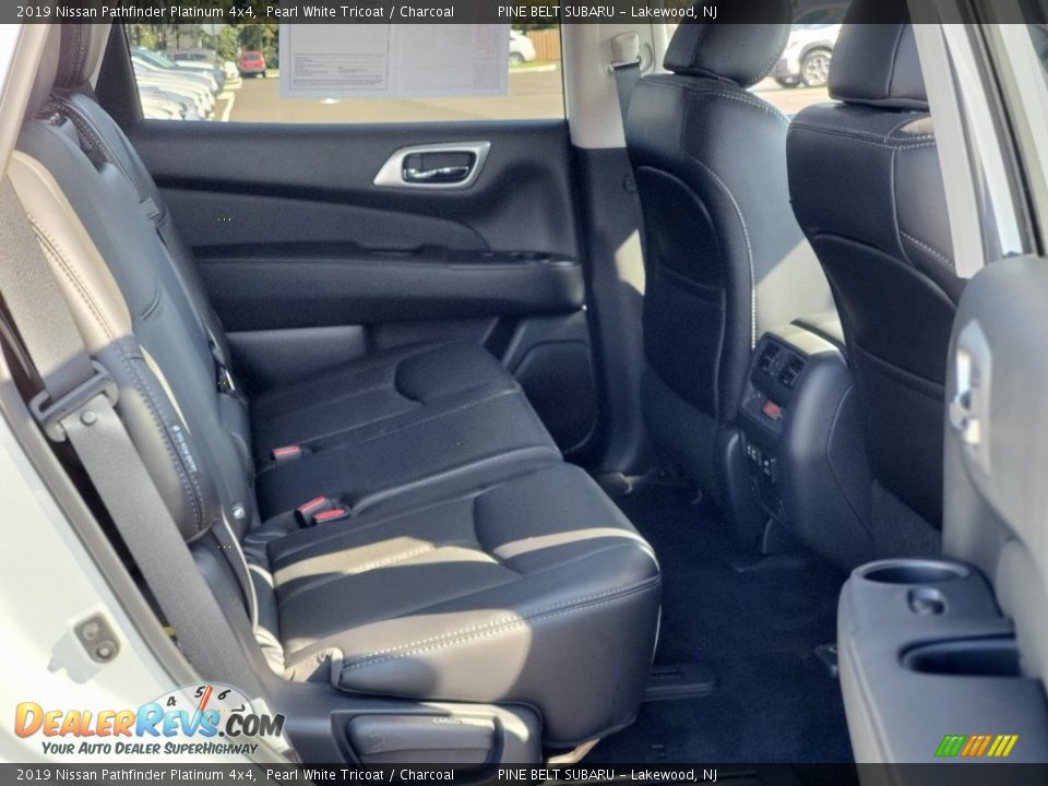 2019 Nissan Pathfinder Platinum 4x4 Pearl White Tricoat / Charcoal Photo #32