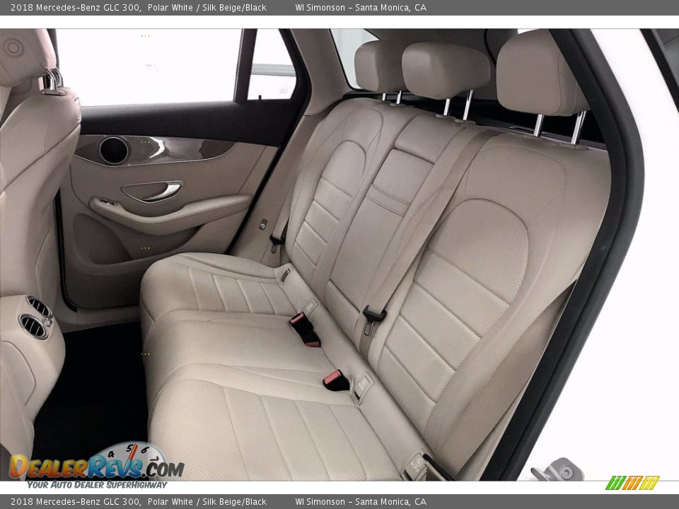 2018 Mercedes-Benz GLC 300 Polar White / Silk Beige/Black Photo #15