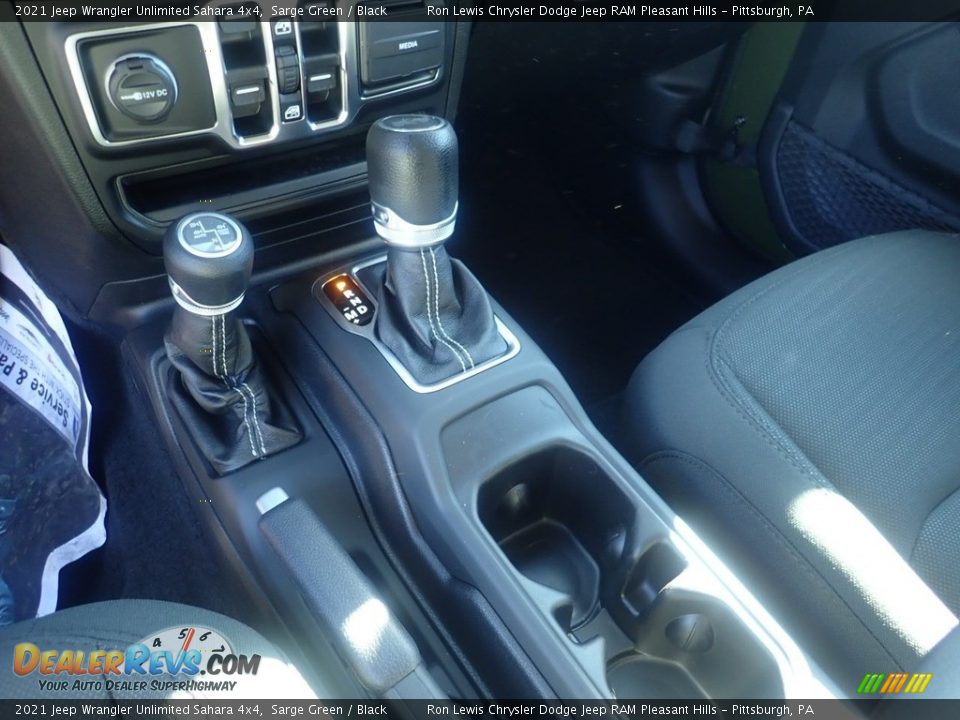 2021 Jeep Wrangler Unlimited Sahara 4x4 Shifter Photo #19