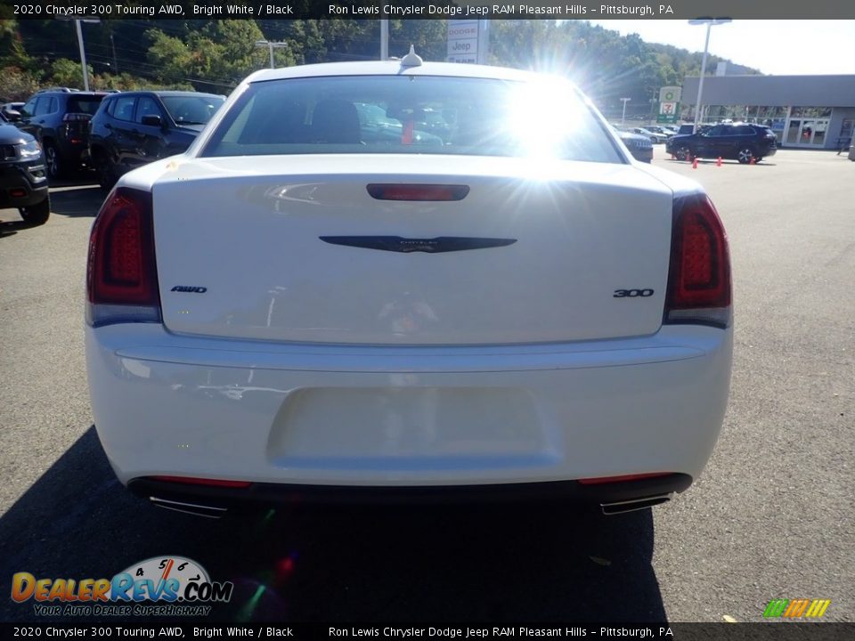 2020 Chrysler 300 Touring AWD Bright White / Black Photo #10