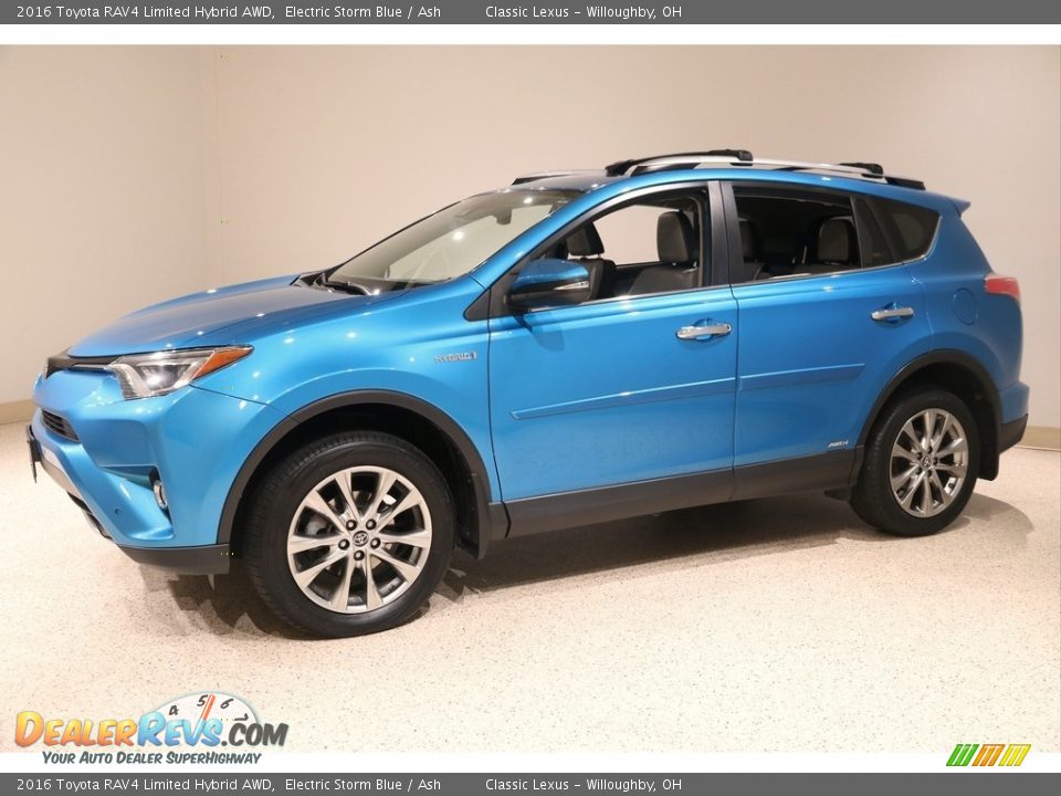 Front 3/4 View of 2016 Toyota RAV4 Limited Hybrid AWD Photo #3