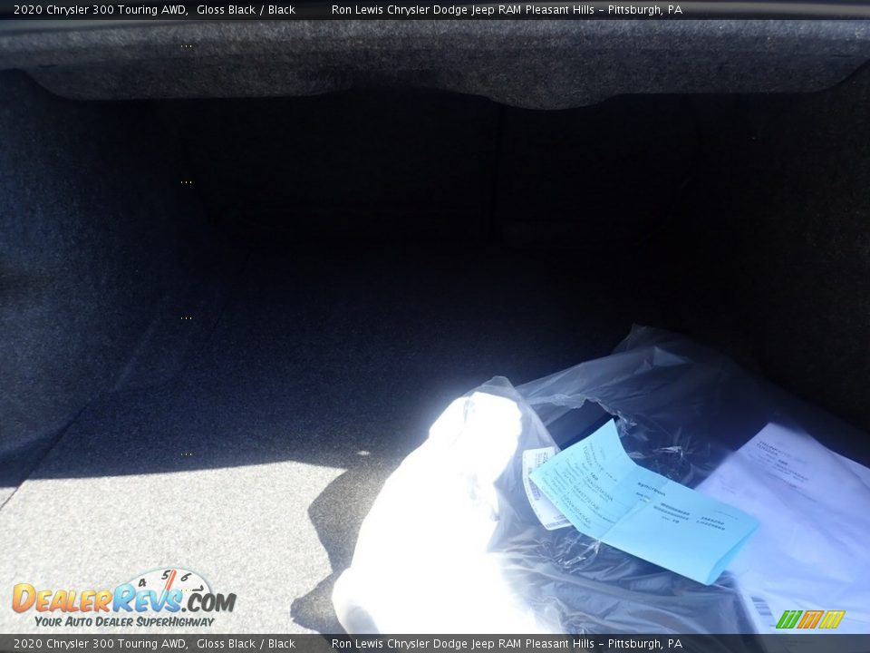2020 Chrysler 300 Touring AWD Gloss Black / Black Photo #9