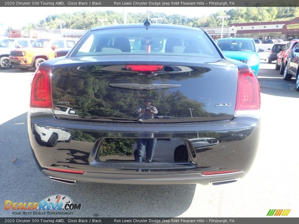 2020 Chrysler 300 Touring AWD Gloss Black / Black Photo #10