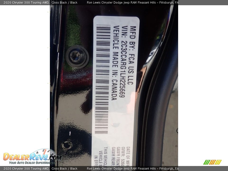 2020 Chrysler 300 Touring AWD Gloss Black / Black Photo #11