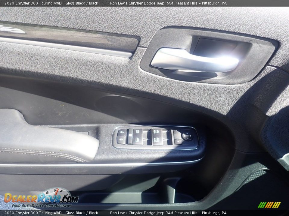 2020 Chrysler 300 Touring AWD Gloss Black / Black Photo #12