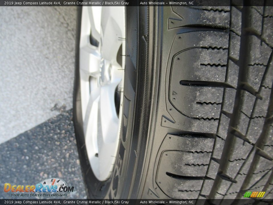 2019 Jeep Compass Latitude 4x4 Granite Crystal Metallic / Black/Ski Gray Photo #8