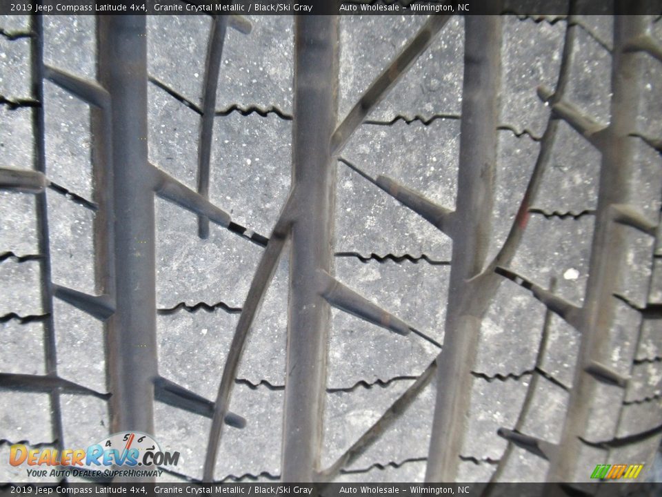 2019 Jeep Compass Latitude 4x4 Granite Crystal Metallic / Black/Ski Gray Photo #9