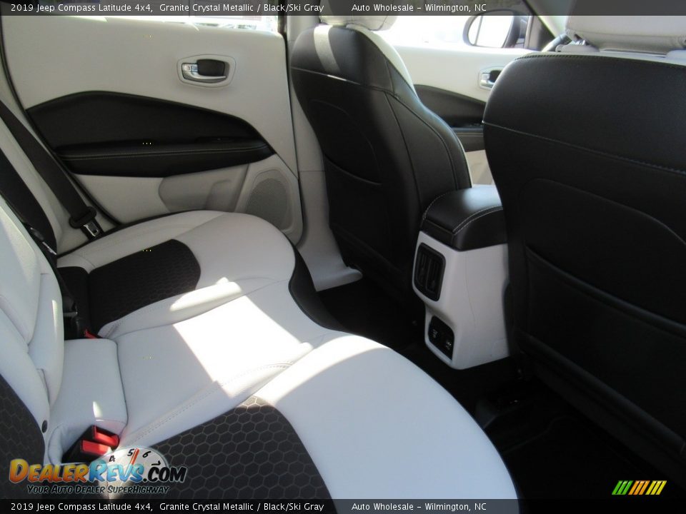 2019 Jeep Compass Latitude 4x4 Granite Crystal Metallic / Black/Ski Gray Photo #13