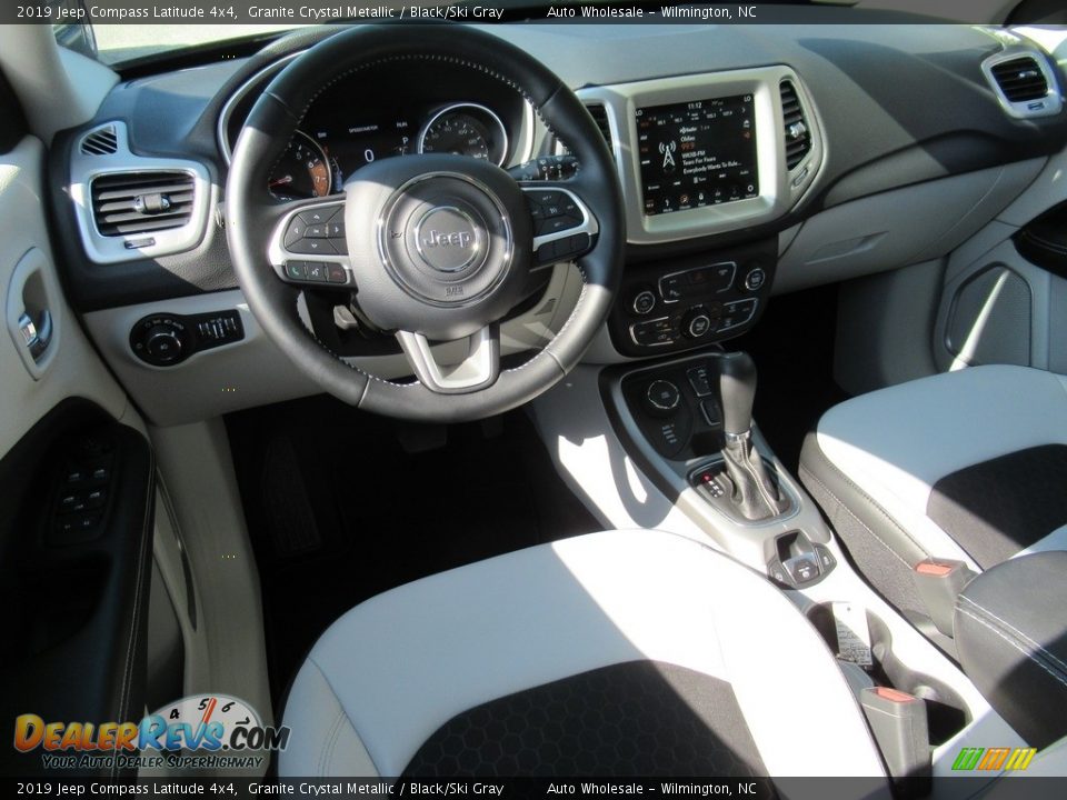2019 Jeep Compass Latitude 4x4 Granite Crystal Metallic / Black/Ski Gray Photo #14