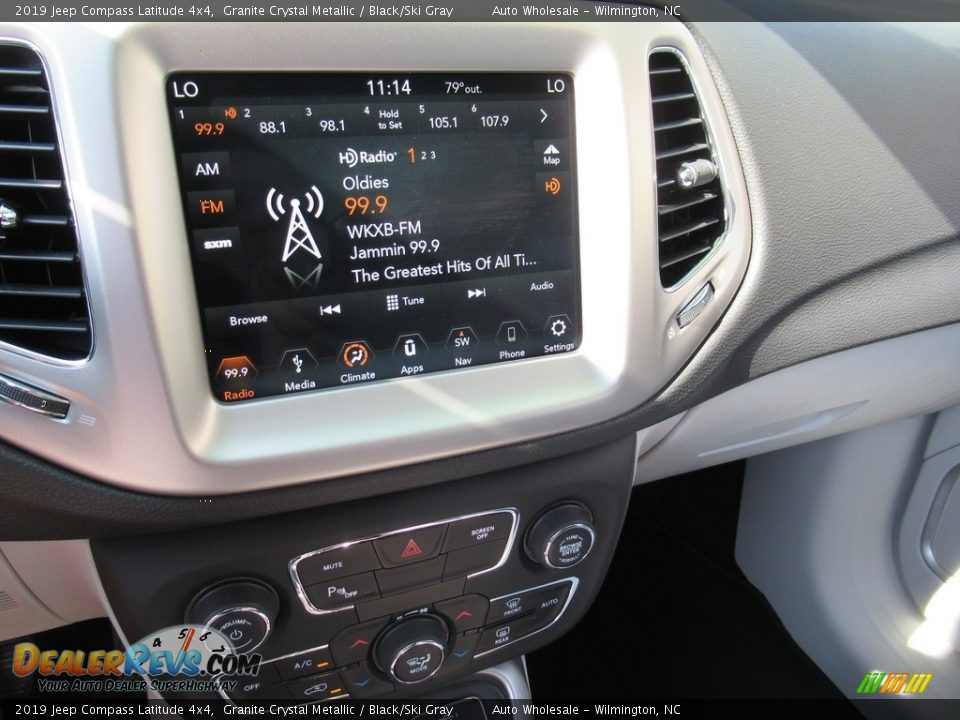 2019 Jeep Compass Latitude 4x4 Granite Crystal Metallic / Black/Ski Gray Photo #17