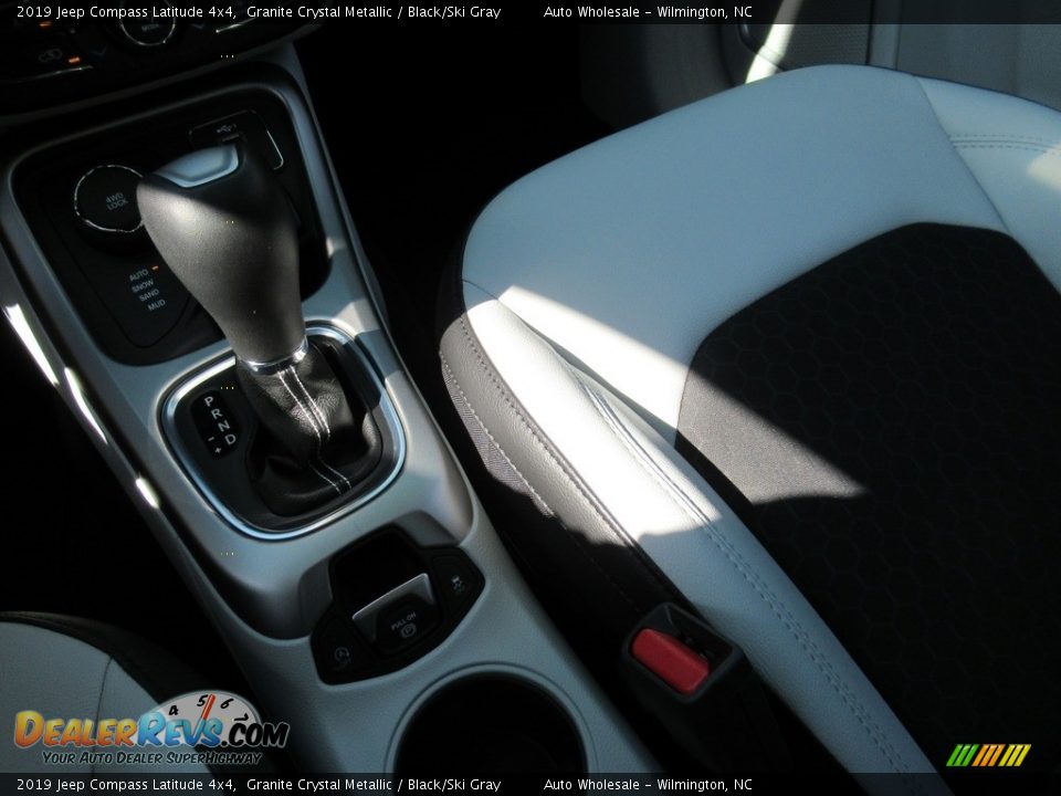 2019 Jeep Compass Latitude 4x4 Granite Crystal Metallic / Black/Ski Gray Photo #19