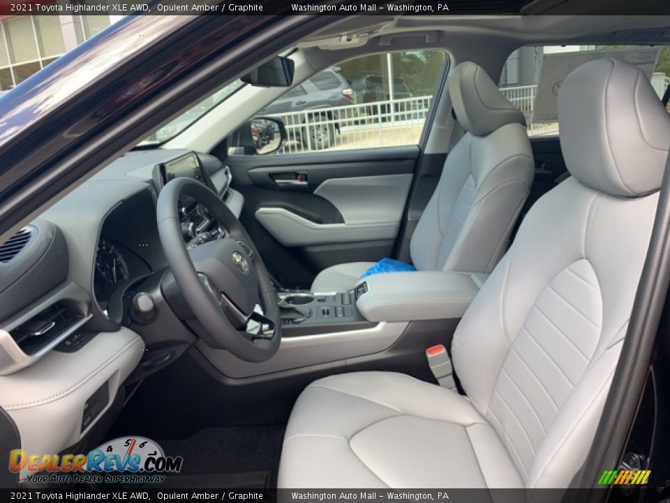 Front Seat of 2021 Toyota Highlander XLE AWD Photo #5