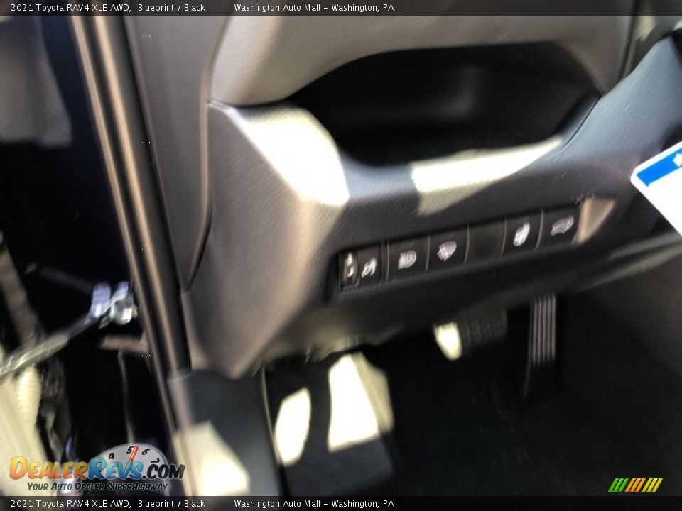2021 Toyota RAV4 XLE AWD Blueprint / Black Photo #9