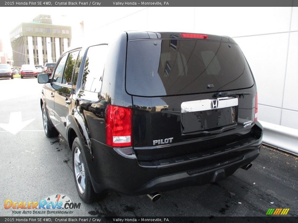 2015 Honda Pilot SE 4WD Crystal Black Pearl / Gray Photo #3