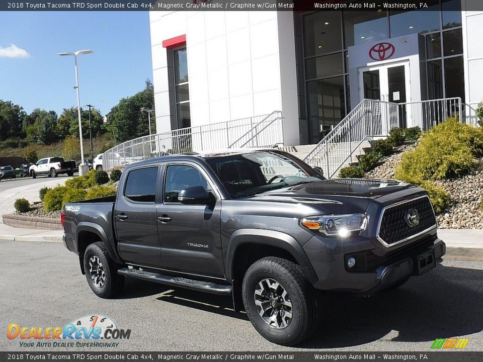 Front 3/4 View of 2018 Toyota Tacoma TRD Sport Double Cab 4x4 Photo #1