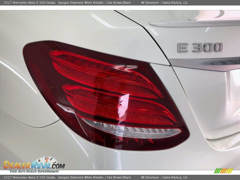2017 Mercedes-Benz E 300 Sedan designo Diamond White Metallic / Nut Brown/Black Photo #26