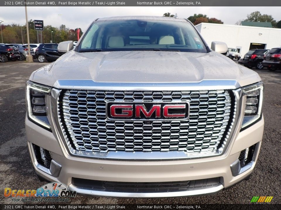 2021 GMC Yukon Denali 4WD Pearl Beige Metallic / Teak/­Light Shale Photo #2