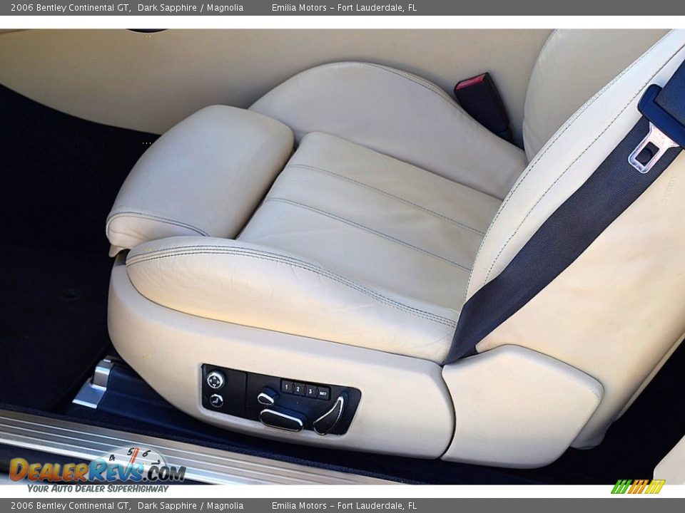 Front Seat of 2006 Bentley Continental GT  Photo #35