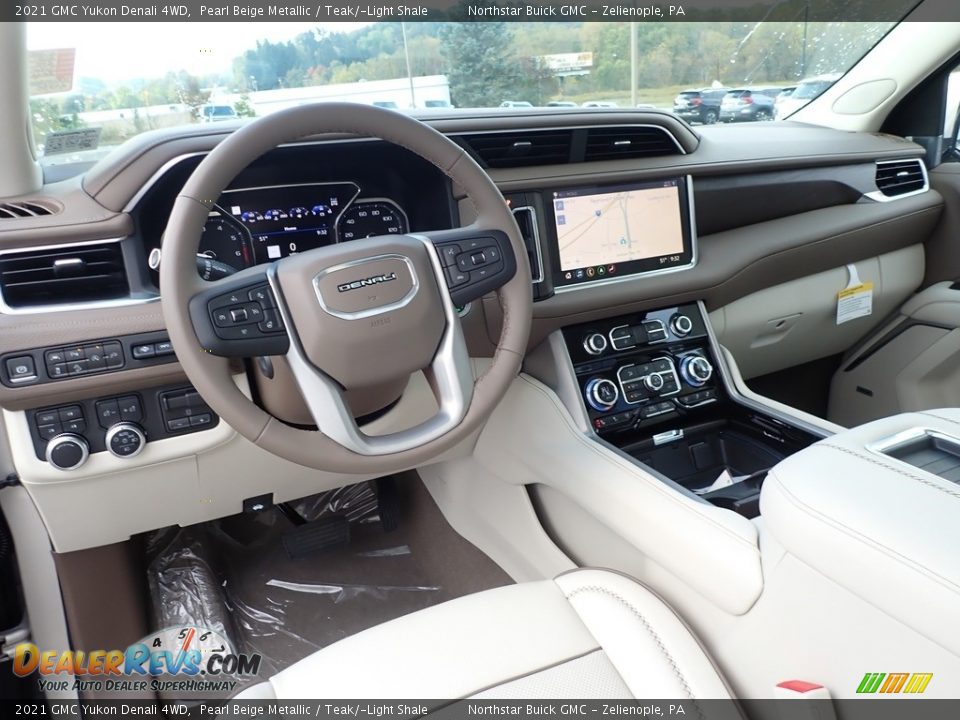 Teak/­Light Shale Interior - 2021 GMC Yukon Denali 4WD Photo #15