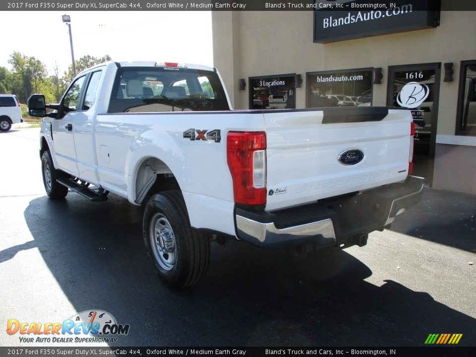 2017 Ford F350 Super Duty XL SuperCab 4x4 Oxford White / Medium Earth Gray Photo #3