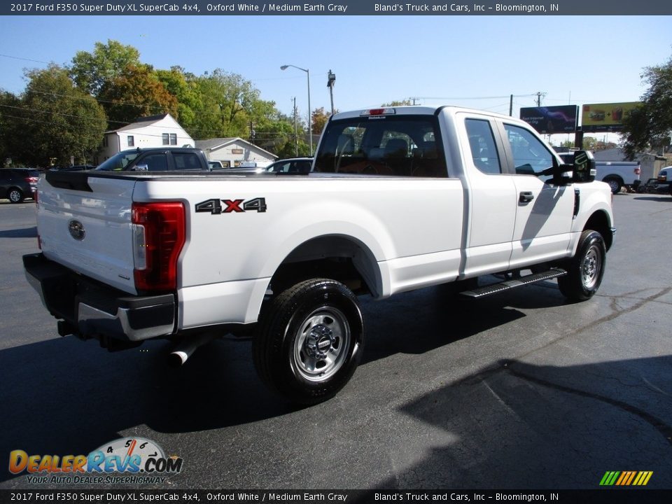 2017 Ford F350 Super Duty XL SuperCab 4x4 Oxford White / Medium Earth Gray Photo #4