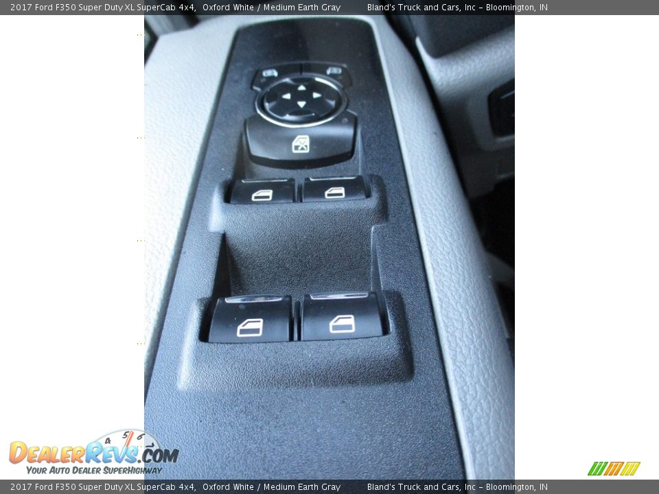 2017 Ford F350 Super Duty XL SuperCab 4x4 Oxford White / Medium Earth Gray Photo #11