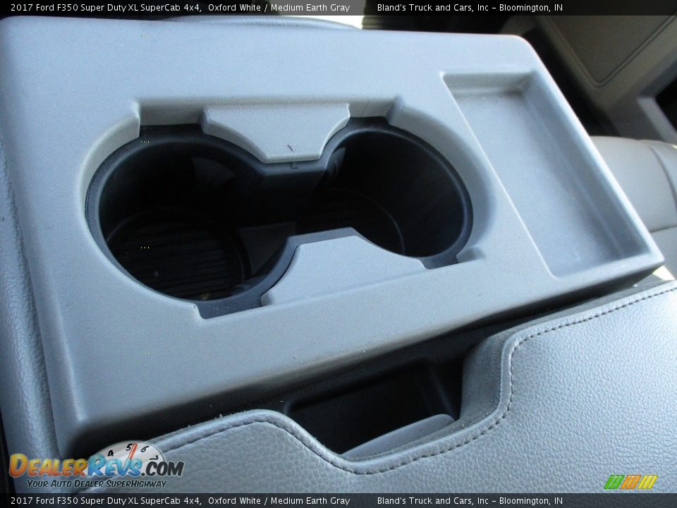 2017 Ford F350 Super Duty XL SuperCab 4x4 Oxford White / Medium Earth Gray Photo #27