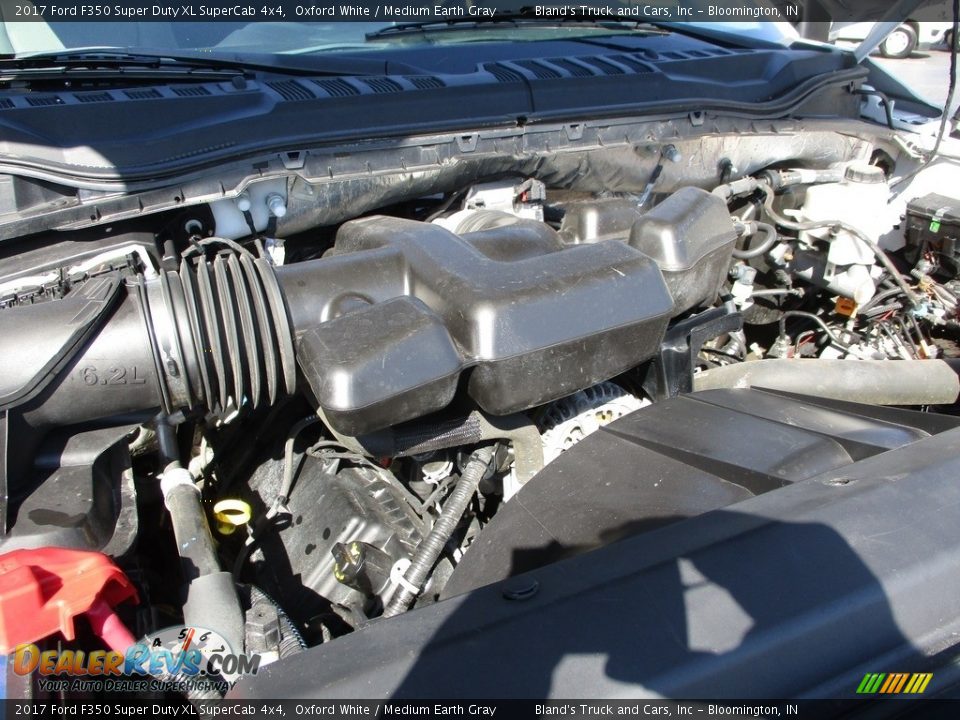 2017 Ford F350 Super Duty XL SuperCab 4x4 Oxford White / Medium Earth Gray Photo #36