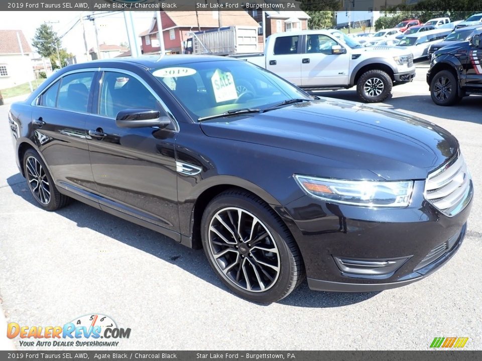 Front 3/4 View of 2019 Ford Taurus SEL AWD Photo #7