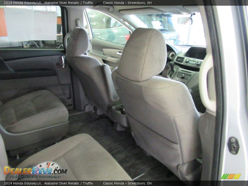 2014 Honda Odyssey LX Alabaster Silver Metallic / Truffle Photo #17