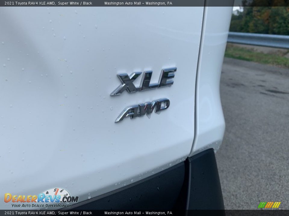 2021 Toyota RAV4 XLE AWD Super White / Black Photo #27