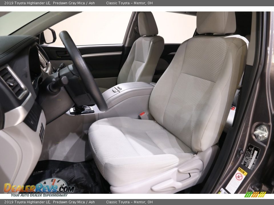 2019 Toyota Highlander LE Predawn Gray Mica / Ash Photo #5