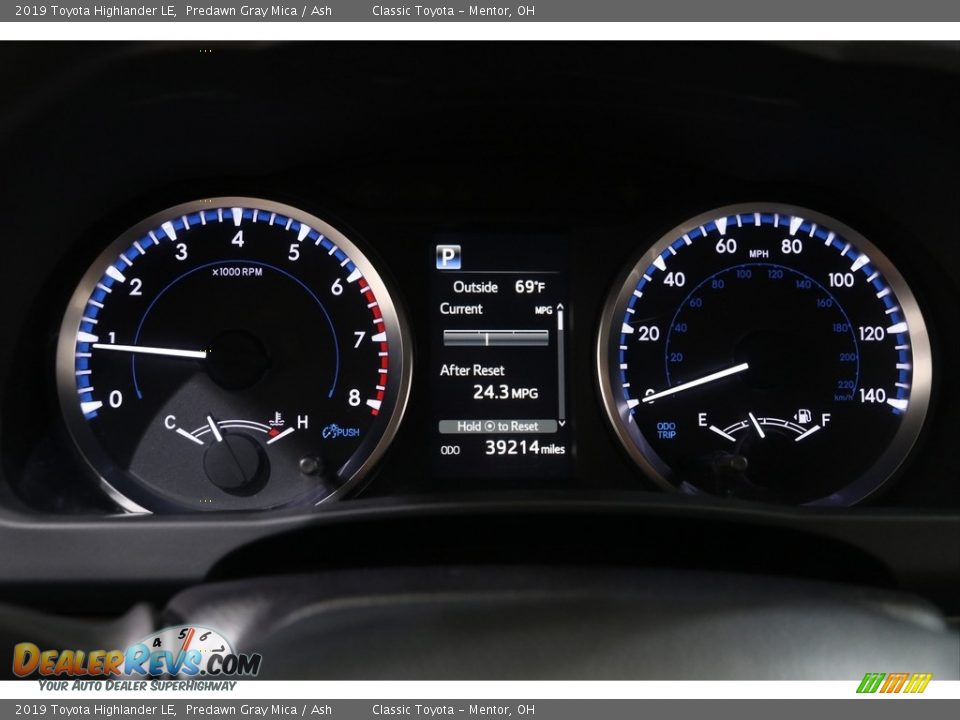 2019 Toyota Highlander LE Predawn Gray Mica / Ash Photo #8
