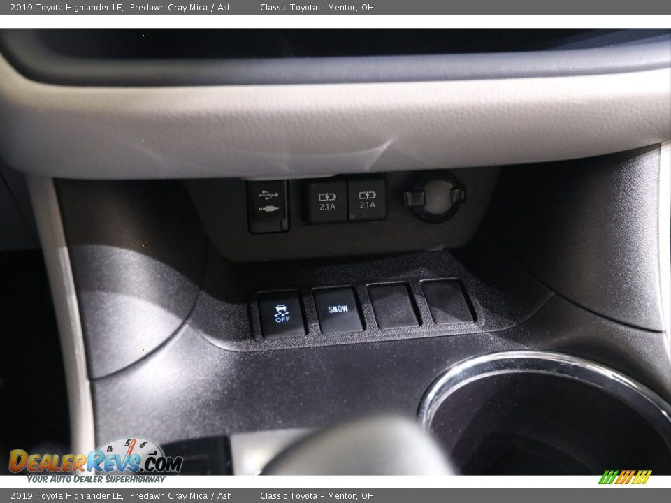 2019 Toyota Highlander LE Predawn Gray Mica / Ash Photo #15