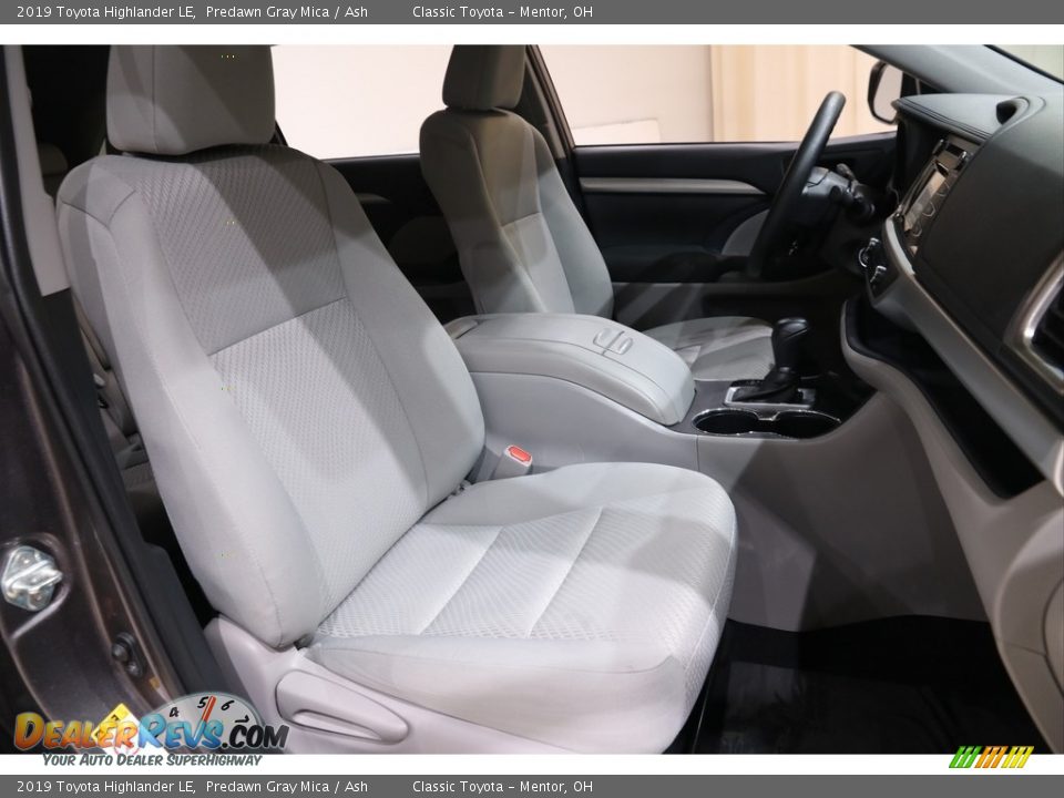 2019 Toyota Highlander LE Predawn Gray Mica / Ash Photo #16