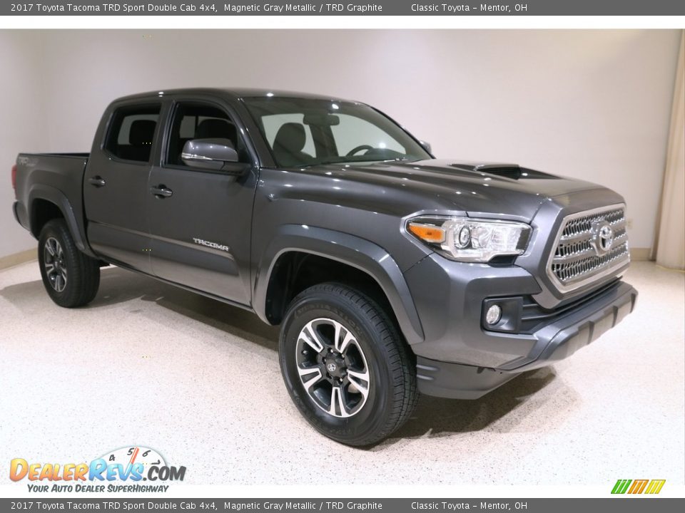 Front 3/4 View of 2017 Toyota Tacoma TRD Sport Double Cab 4x4 Photo #1
