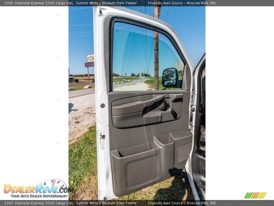 2005 Chevrolet Express 3500 Cargo Van Summit White / Medium Dark Pewter Photo #19