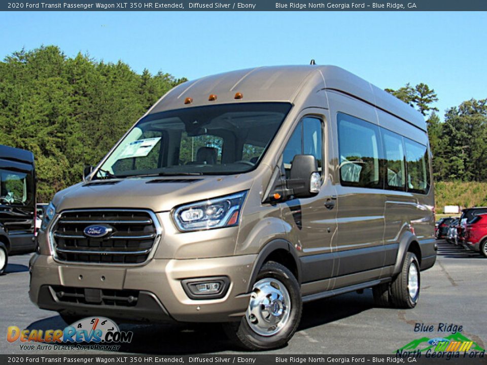 Front 3/4 View of 2020 Ford Transit Passenger Wagon XLT 350 HR Extended Photo #1