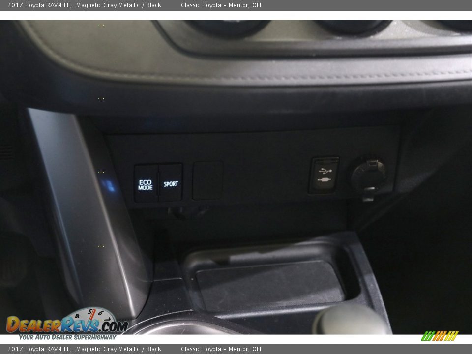 2017 Toyota RAV4 LE Magnetic Gray Metallic / Black Photo #12