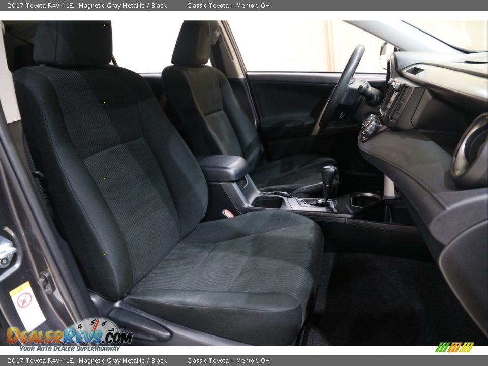 2017 Toyota RAV4 LE Magnetic Gray Metallic / Black Photo #14