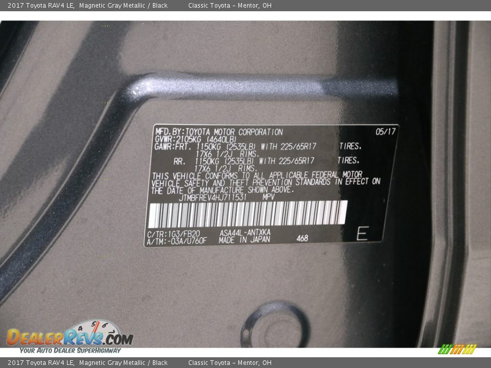 2017 Toyota RAV4 LE Magnetic Gray Metallic / Black Photo #19